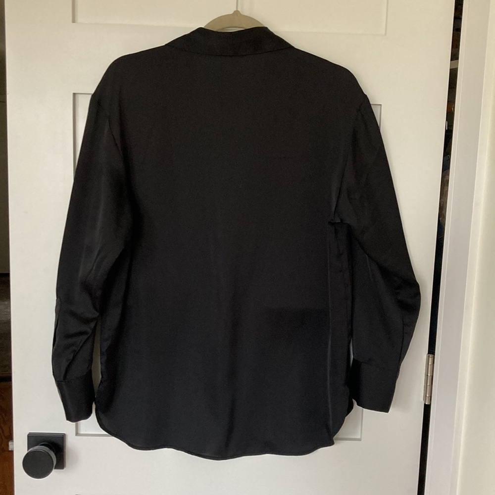 Abercrombie & Fitch Oversized Button Up Satin Blouse in Black size Small - Picture 2 of 4